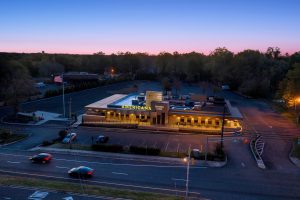 Restaurant and bar near me for family dining